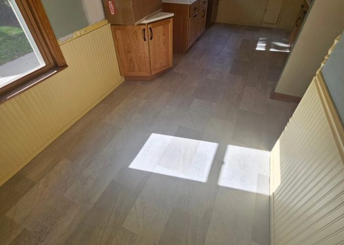 milwaukee-flooring-LVT-completed-kitchen