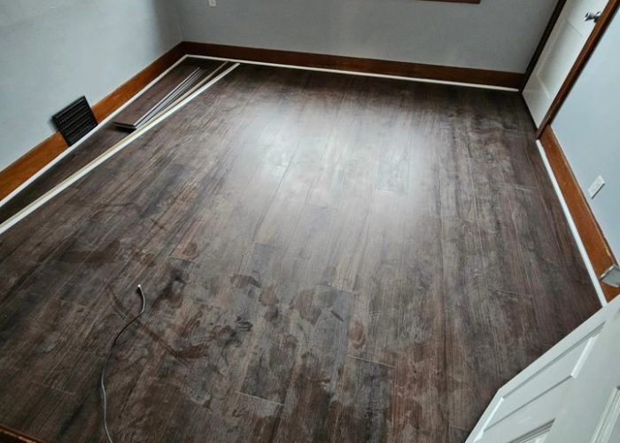 milwaukee-flooring-laminate-floor-room-completed