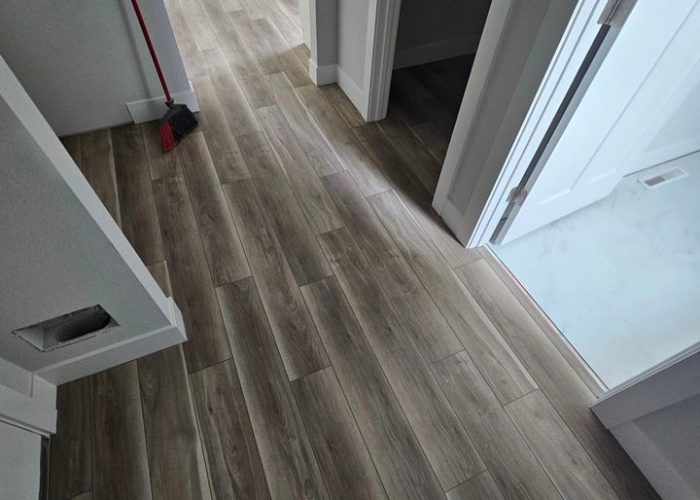 milwaukee-flooring-laminate-floors-hallway