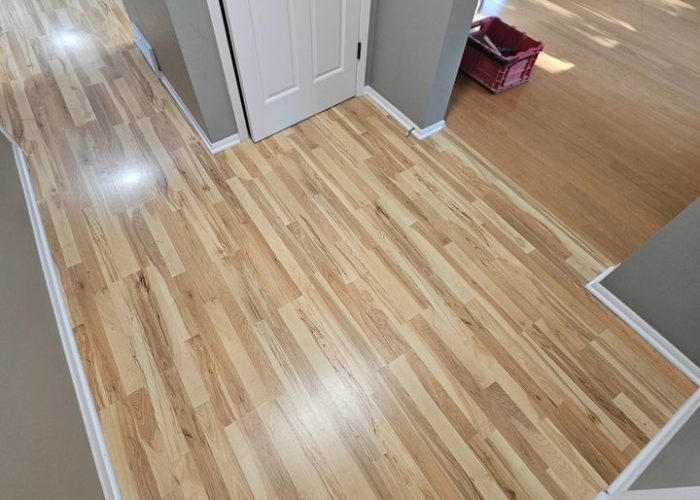 milwaukee-flooring-vinyl-floors-hallway-before