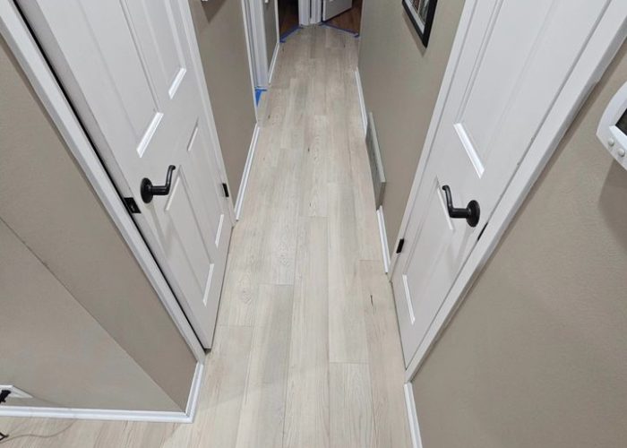 milwaukee-flooring-vinyl-floors-hallway-completed