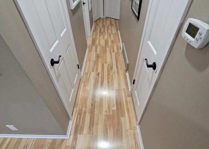 milwaukee-flooring-vinyl-floors-hallway